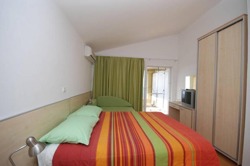 Bmv Room 2 With East Island View Sveti Stefan Eksteriør bilde